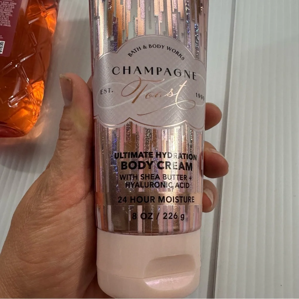 NWT Bath & Body Works Champagne Toast Body Wash Set - Red, Gold, Pink